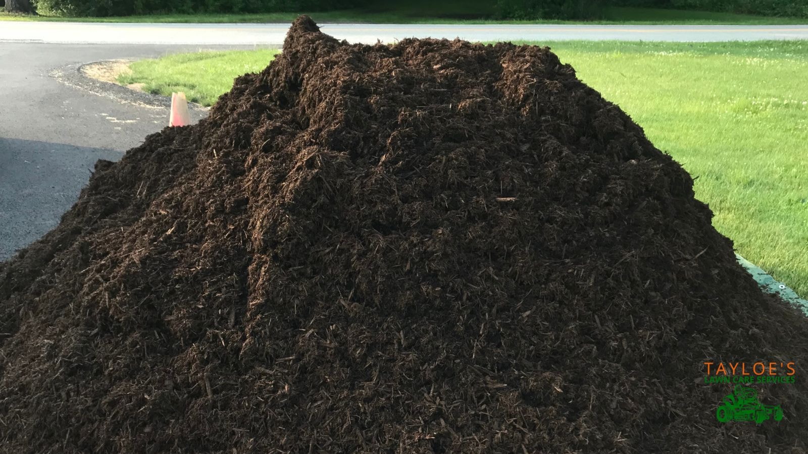 cubic yard of black mulch dyed mulch